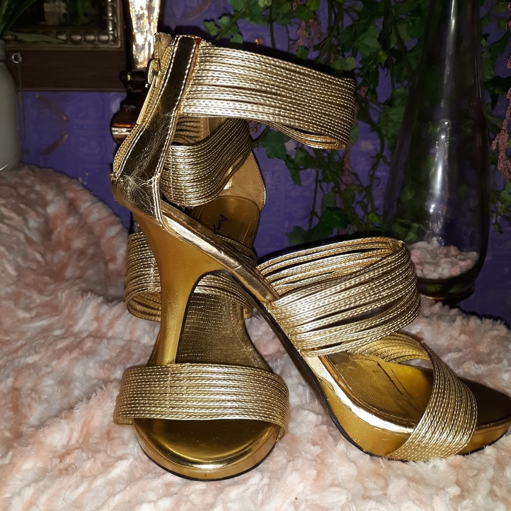 Woman Shoes Heel